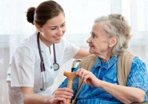 טיפול בקשישים בנוחיות, בבית שלהם- באהבה